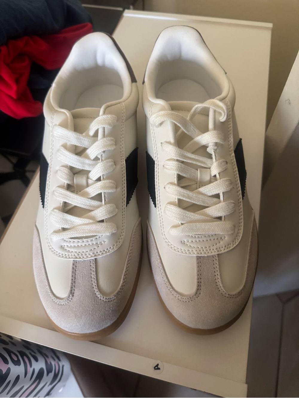 Universal Thread Cream and Black Women's Lace-Up Sneakers